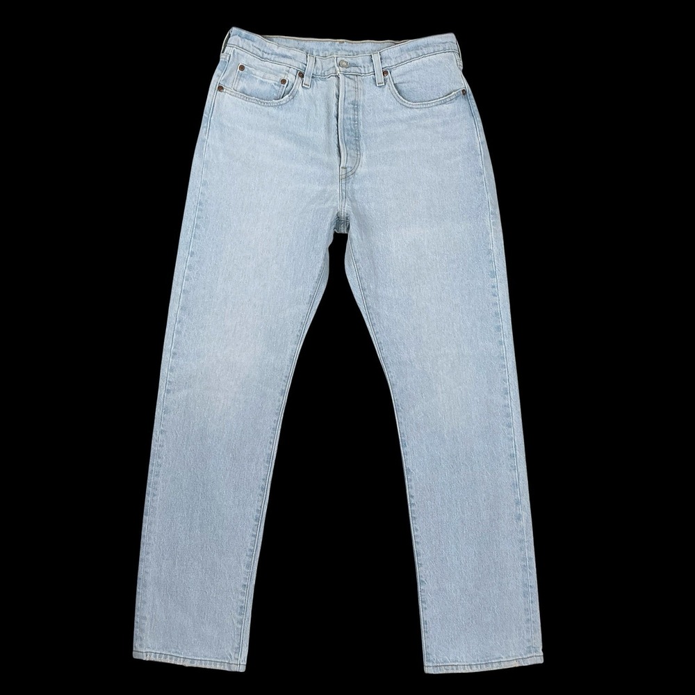 Levis Jeans Women 32x32 (ACTUAL 32x31) Blue 501 Light Wash Button Fly Denim